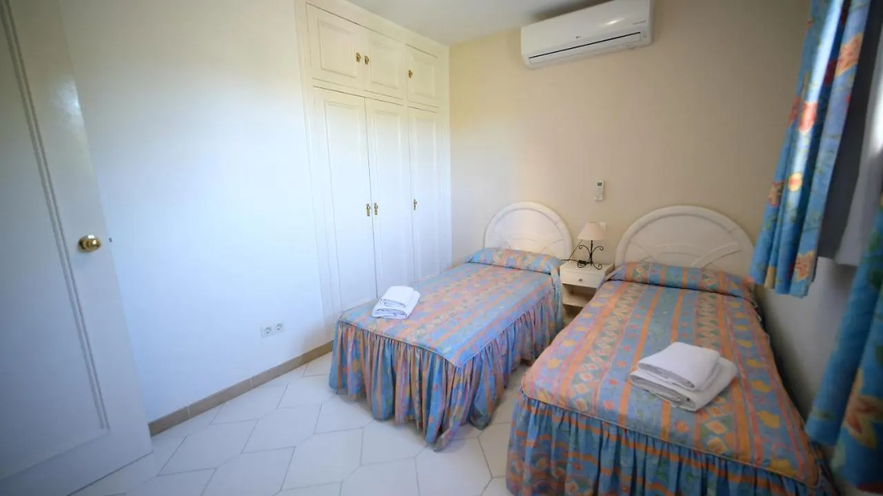 Apartamentos El Toro Marbella 0*,  Espanha